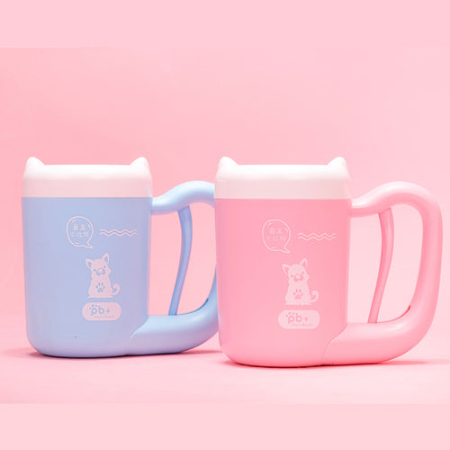 Portable paw washer in blue